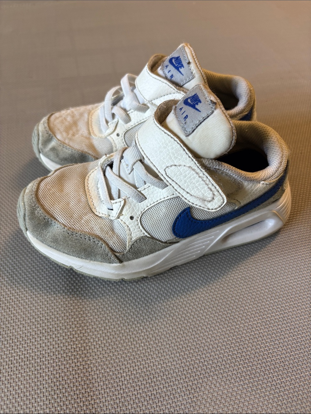 Nike Kids White and Blue Low-Top VELCRO Sneakers sz 11 EUC